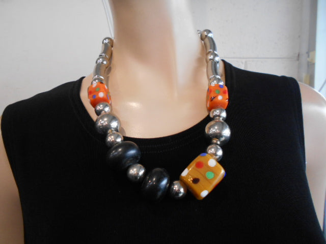 DSCN1114 Chunky Bead Necklace - Image 1